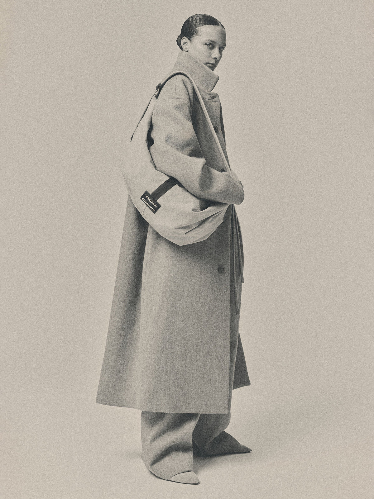 Essentials Shell Bag